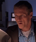 ROSWELL_-_E1X02_THE_MORNING_AFTER_073.jpg