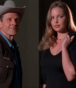 ROSWELL_-_E1X02_THE_MORNING_AFTER_400.jpg