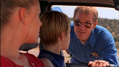 ROSWELL_-_E1X03_MONSTERS_008.jpg