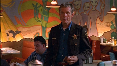 ROSWELL_-_E1X03_MONSTERS_042.jpg