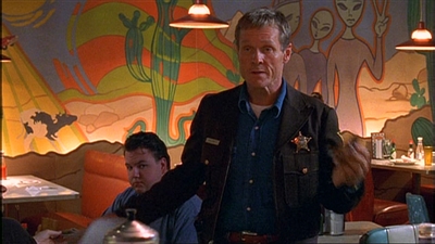 ROSWELL_-_E1X03_MONSTERS_045.jpg