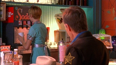 ROSWELL_-_E1X03_MONSTERS_061.jpg