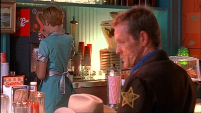 ROSWELL_-_E1X03_MONSTERS_064.jpg