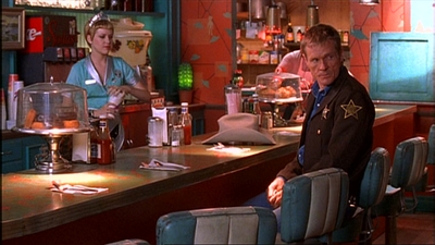 ROSWELL_-_E1X03_MONSTERS_070.jpg