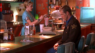 ROSWELL_-_E1X03_MONSTERS_076.jpg