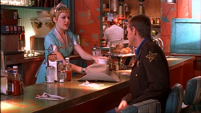 ROSWELL_-_E1X03_MONSTERS_083.jpg