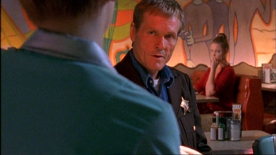 ROSWELL_-_E1X03_MONSTERS_086.jpg