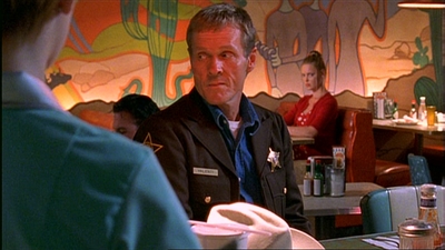 ROSWELL_-_E1X03_MONSTERS_092.jpg
