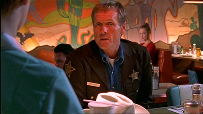 ROSWELL_-_E1X03_MONSTERS_102.jpg