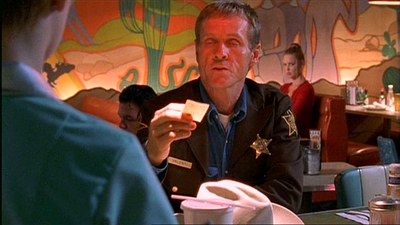 ROSWELL_-_E1X03_MONSTERS_104.jpg