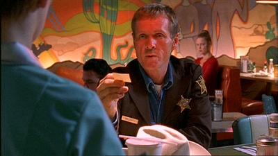 ROSWELL_-_E1X03_MONSTERS_107.jpg