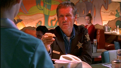 ROSWELL_-_E1X03_MONSTERS_108.jpg