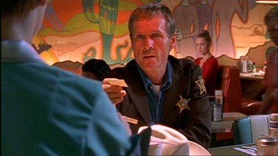 ROSWELL_-_E1X03_MONSTERS_110.jpg