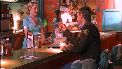 ROSWELL_-_E1X03_MONSTERS_111.jpg