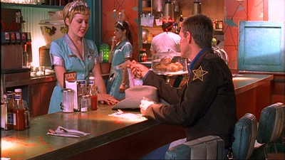 ROSWELL_-_E1X03_MONSTERS_113.jpg