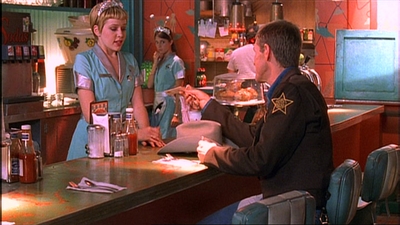ROSWELL_-_E1X03_MONSTERS_115.jpg