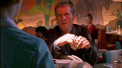 ROSWELL_-_E1X03_MONSTERS_124.jpg