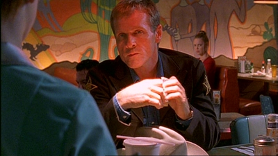 ROSWELL_-_E1X03_MONSTERS_126.jpg