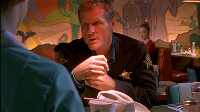 ROSWELL_-_E1X03_MONSTERS_127.jpg