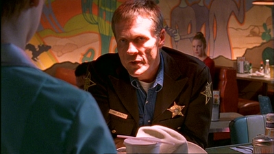 ROSWELL_-_E1X03_MONSTERS_135.jpg
