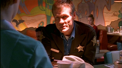 ROSWELL_-_E1X03_MONSTERS_140.jpg