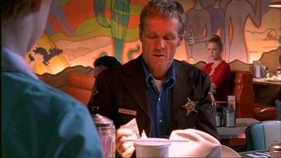 ROSWELL_-_E1X03_MONSTERS_152.jpg