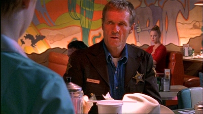 ROSWELL_-_E1X03_MONSTERS_153.jpg