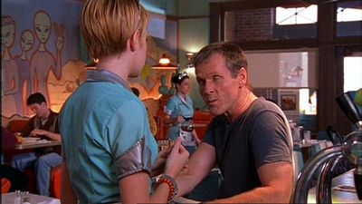 ROSWELL_-_E1X03_MONSTERS_264.jpg