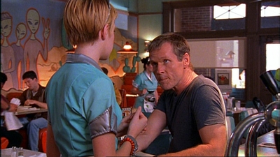 ROSWELL_-_E1X03_MONSTERS_265.jpg