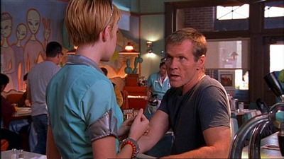 ROSWELL_-_E1X03_MONSTERS_268.jpg