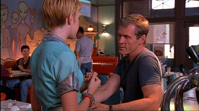ROSWELL_-_E1X03_MONSTERS_281.jpg