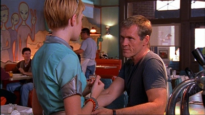 ROSWELL_-_E1X03_MONSTERS_283.jpg