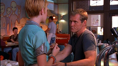 ROSWELL_-_E1X03_MONSTERS_284.jpg