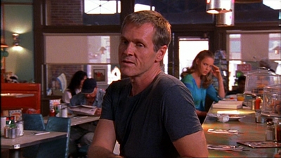 ROSWELL_-_E1X03_MONSTERS_293.jpg