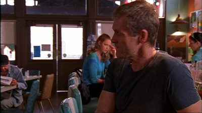 ROSWELL_-_E1X03_MONSTERS_300.jpg