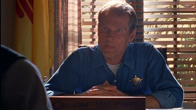 ROSWELL_-_E1X03_MONSTERS_358.jpg