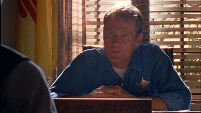 ROSWELL_-_E1X03_MONSTERS_365.jpg