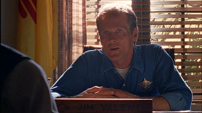 ROSWELL_-_E1X03_MONSTERS_368.jpg