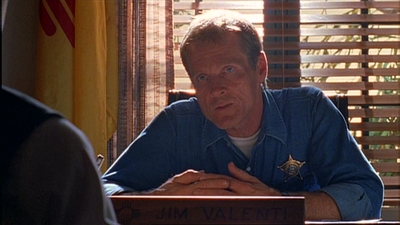 ROSWELL_-_E1X03_MONSTERS_375.jpg