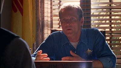 ROSWELL_-_E1X03_MONSTERS_386.jpg