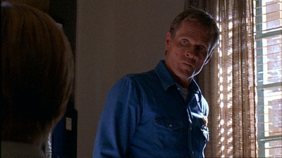 ROSWELL_-_E1X03_MONSTERS_416.jpg