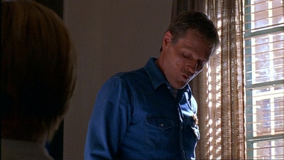 ROSWELL_-_E1X03_MONSTERS_418.jpg