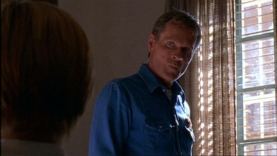 ROSWELL_-_E1X03_MONSTERS_422.jpg