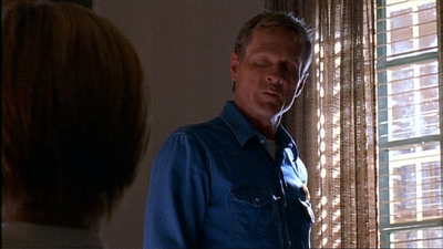 ROSWELL_-_E1X03_MONSTERS_423.jpg
