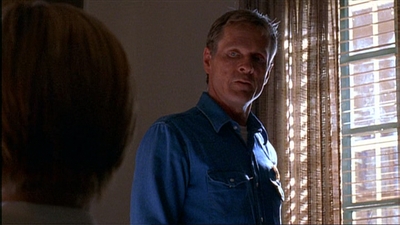 ROSWELL_-_E1X03_MONSTERS_425.jpg