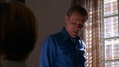 ROSWELL_-_E1X03_MONSTERS_437.jpg