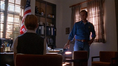 ROSWELL_-_E1X03_MONSTERS_462.jpg