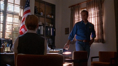 ROSWELL_-_E1X03_MONSTERS_463.jpg
