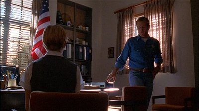 ROSWELL_-_E1X03_MONSTERS_464.jpg