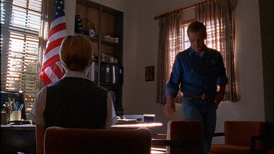 ROSWELL_-_E1X03_MONSTERS_465.jpg